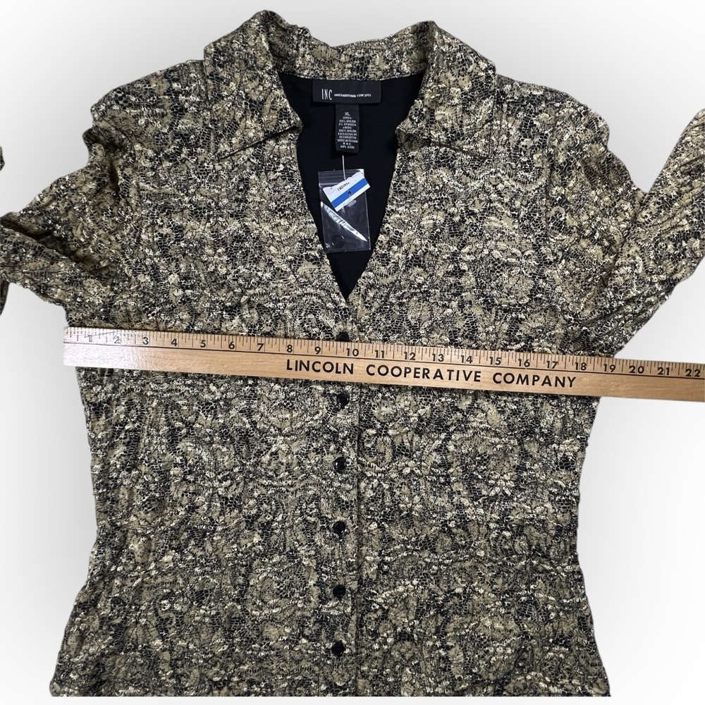 NWT Women's Woven Gold Snake Overlay Black Lining Collar Button Mob Wife Texture - Picture 9 of 14